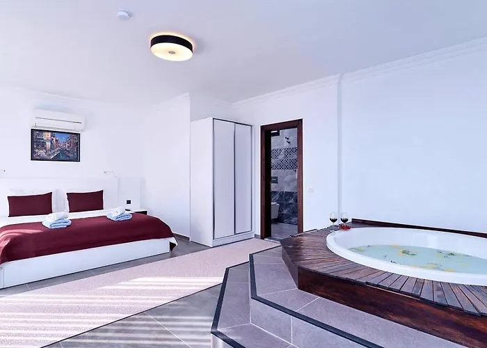 İslamlar 2 Bedroom With Private Pool 卡尔坎