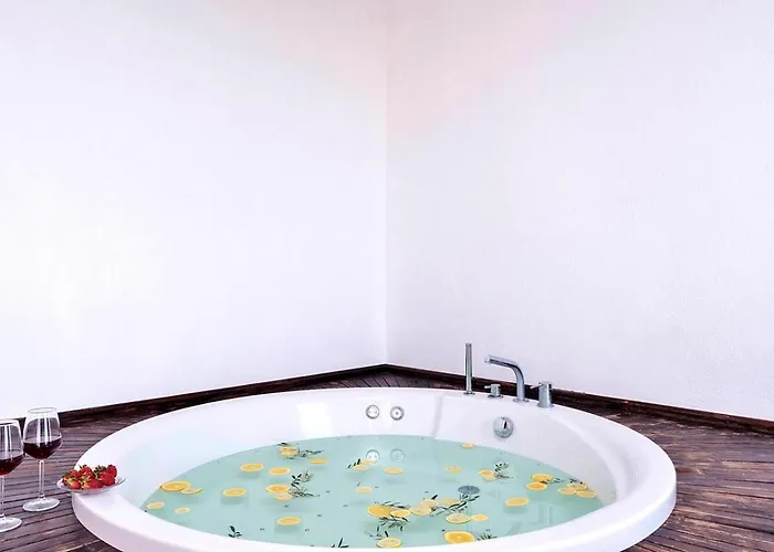 İslamlar 2 Bedroom With Private Pool 卡尔坎